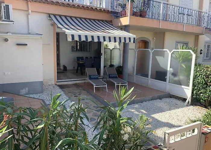 Schoenes Ferienbungalow In Altos Torrevieja
